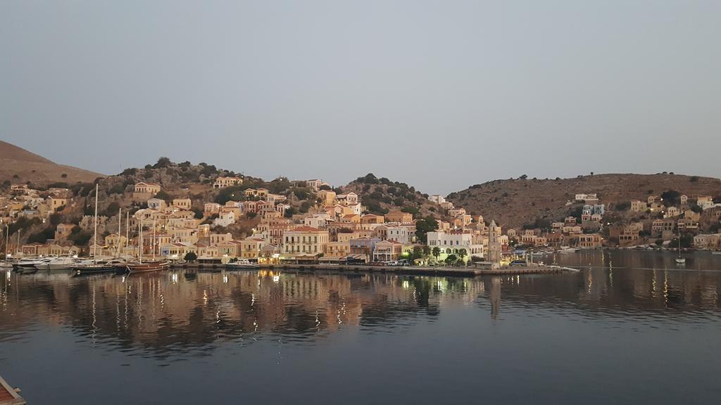 Penzion Pitini Symi Exteriér fotografie